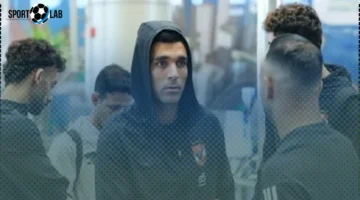 توافد لاعبو الأهلي بمطار القاهرة استعدادًا للسفر إلى الإمارات